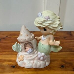 Vintage 2002 Precious Moments "You Bring Me Out Of My Shell" Figurine
